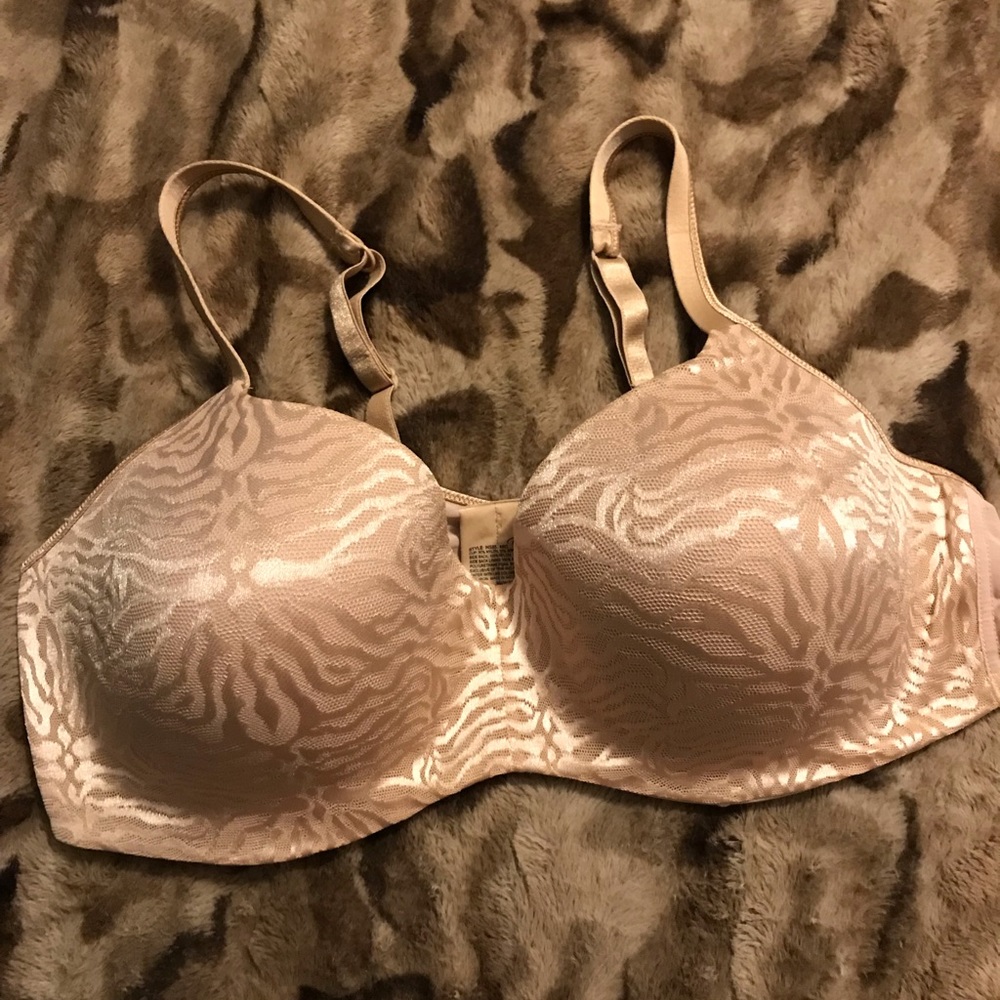 Playtex 46C lined- underwire lace bra